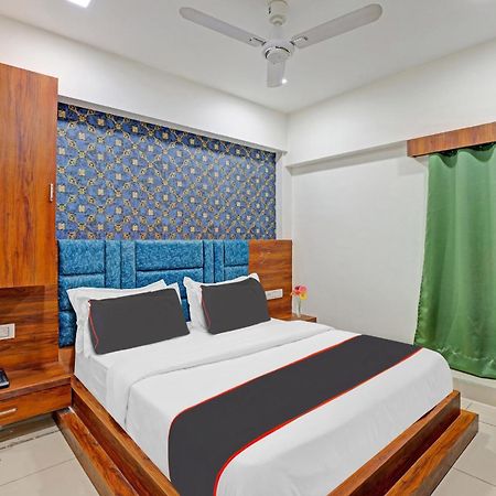 Capital O Bhavya Villa Ahmedabad Bagian luar foto
