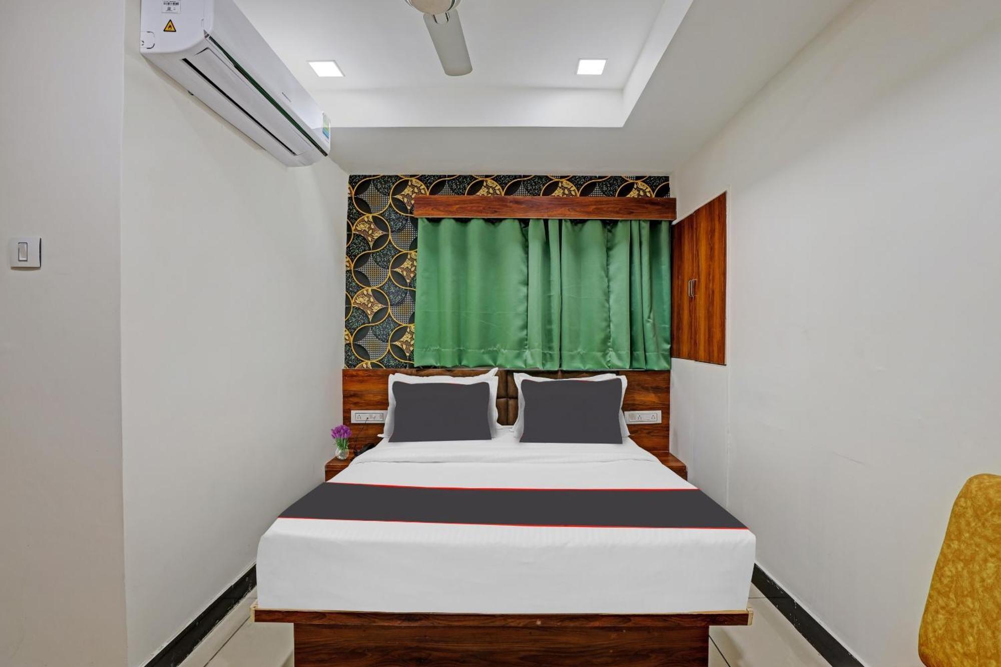 Capital O Bhavya Villa Ahmedabad Bagian luar foto