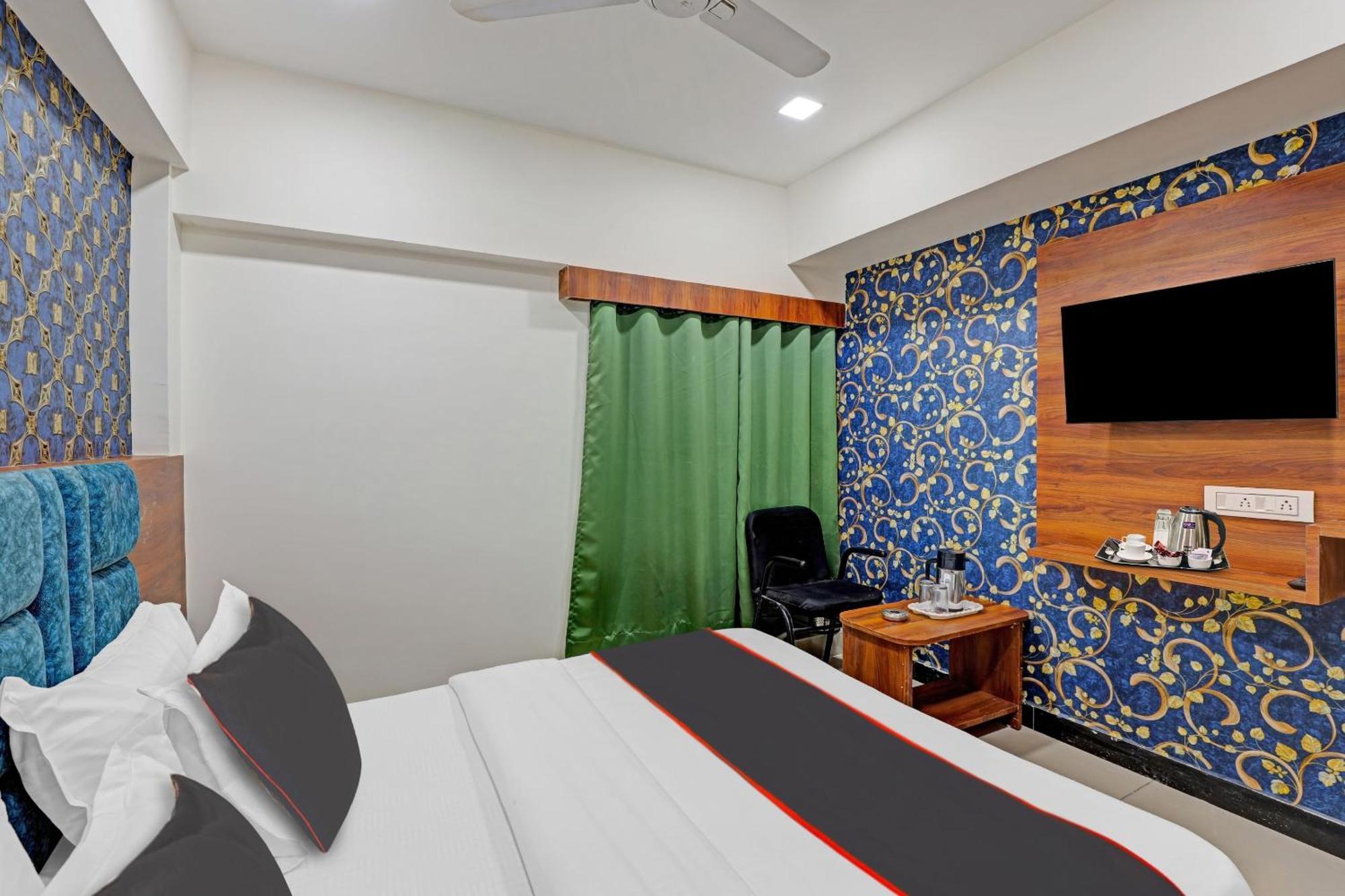 Capital O Bhavya Villa Ahmedabad Bagian luar foto