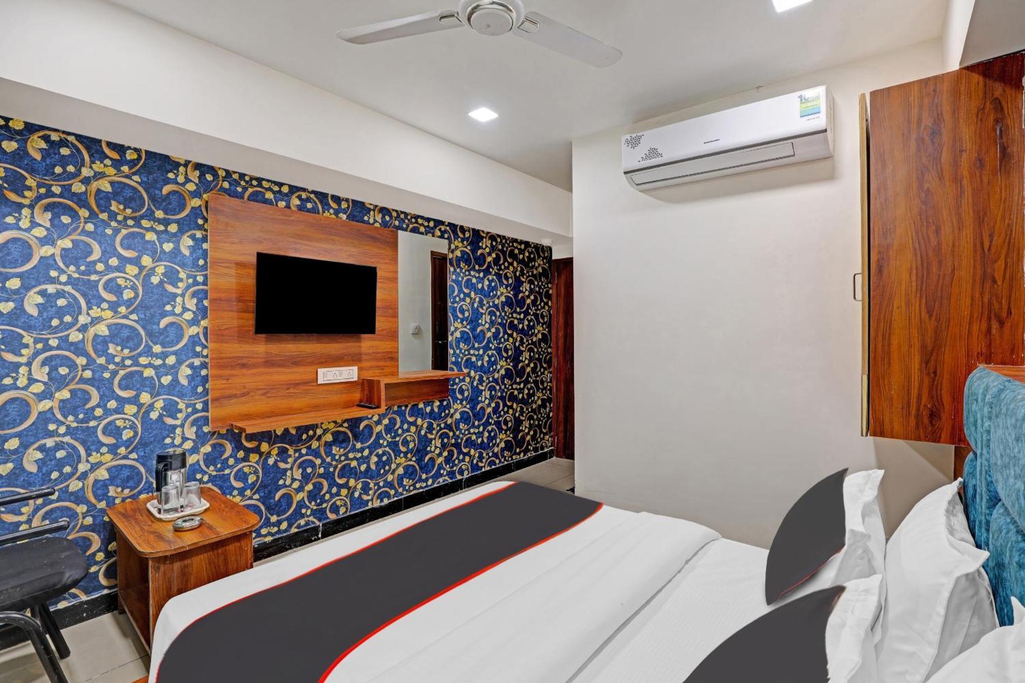 Capital O Bhavya Villa Ahmedabad Bagian luar foto