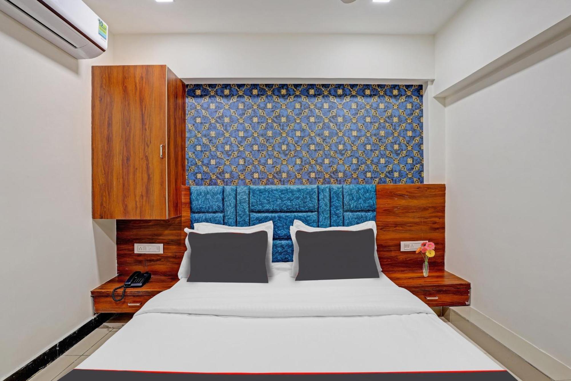 Capital O Bhavya Villa Ahmedabad Bagian luar foto