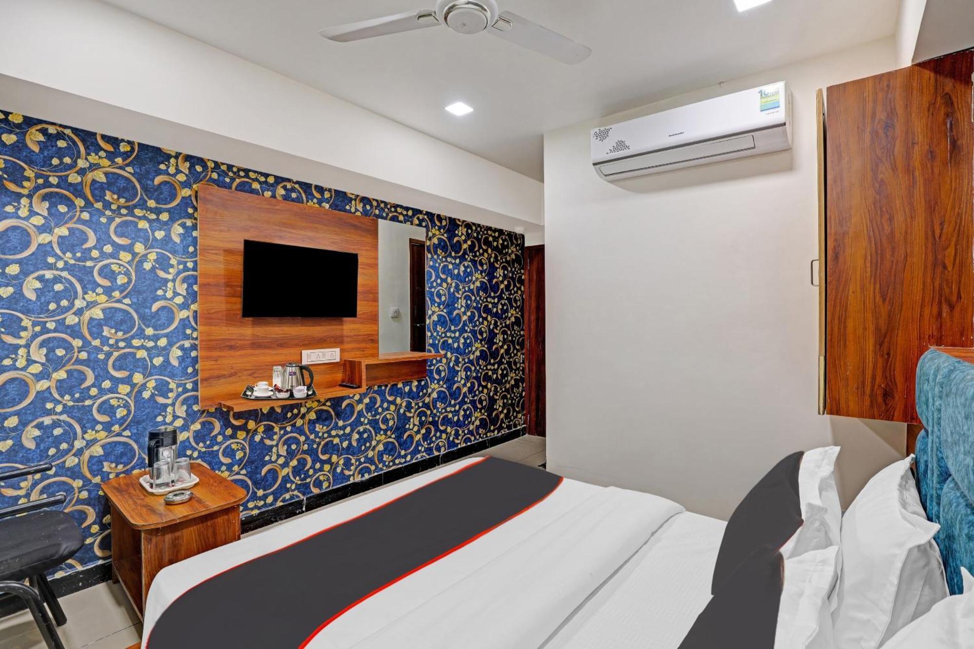 Capital O Bhavya Villa Ahmedabad Bagian luar foto