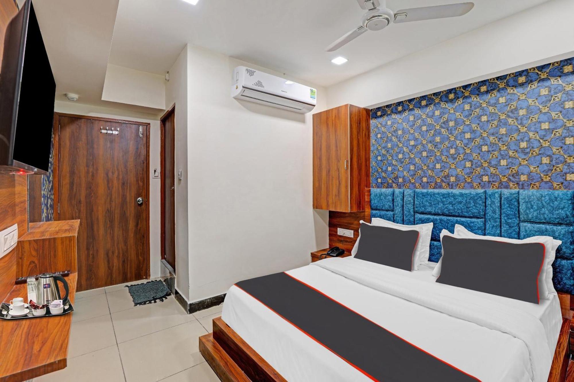 Capital O Bhavya Villa Ahmedabad Bagian luar foto
