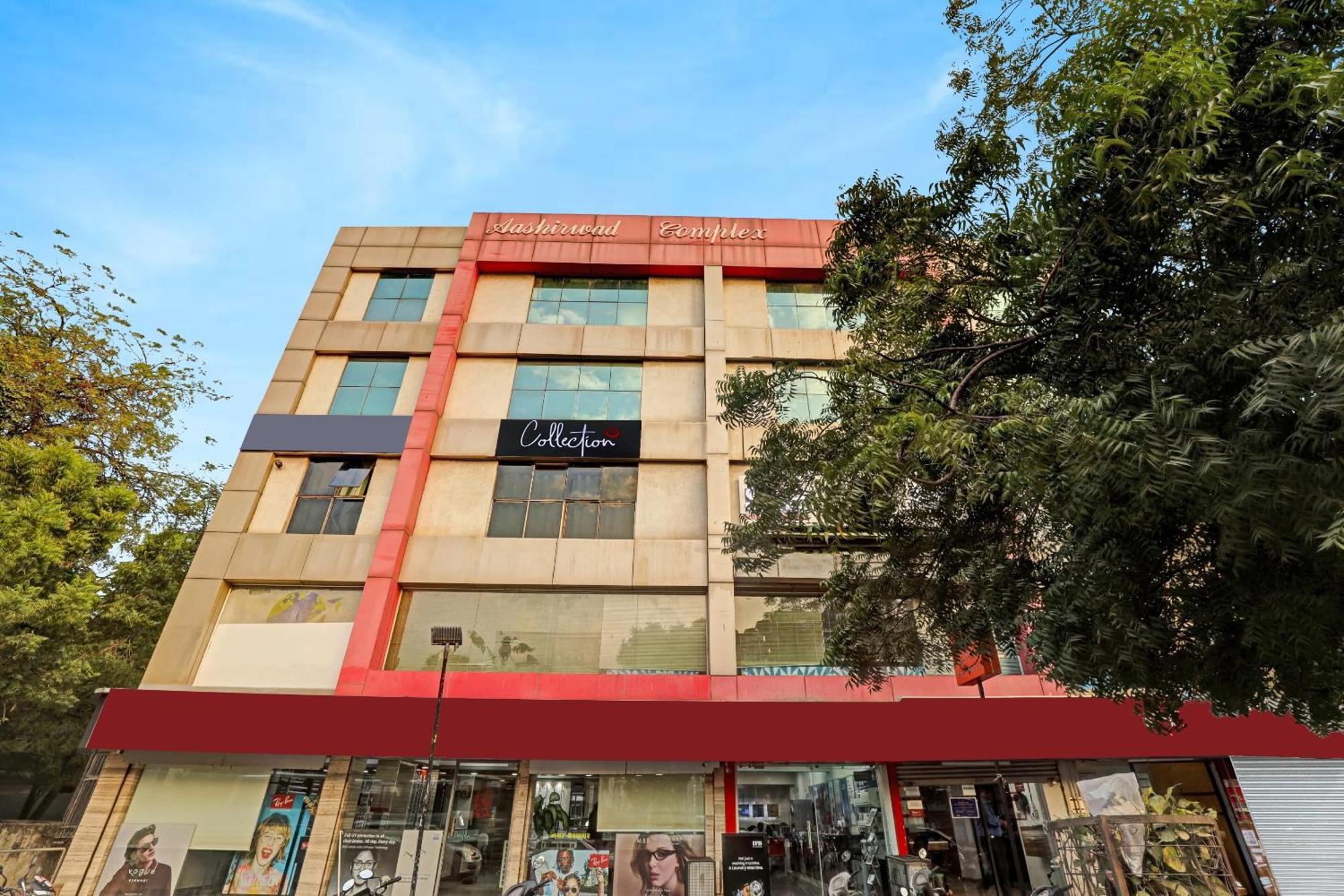 Capital O Bhavya Villa Ahmedabad Bagian luar foto